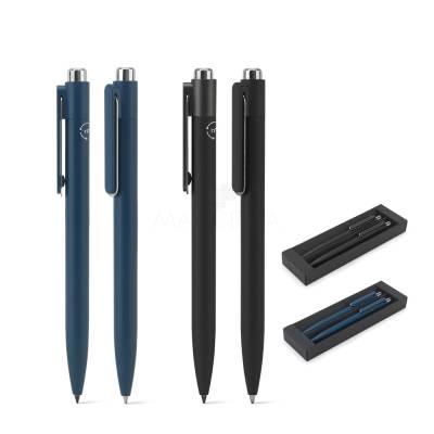 Conjunto composto por uma esferográfica e uma caneta sem tinta