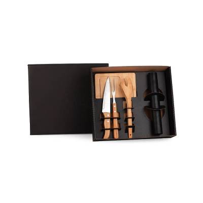 Kit Churrasco 5 Peças com Tábua em Bambu Personalizado